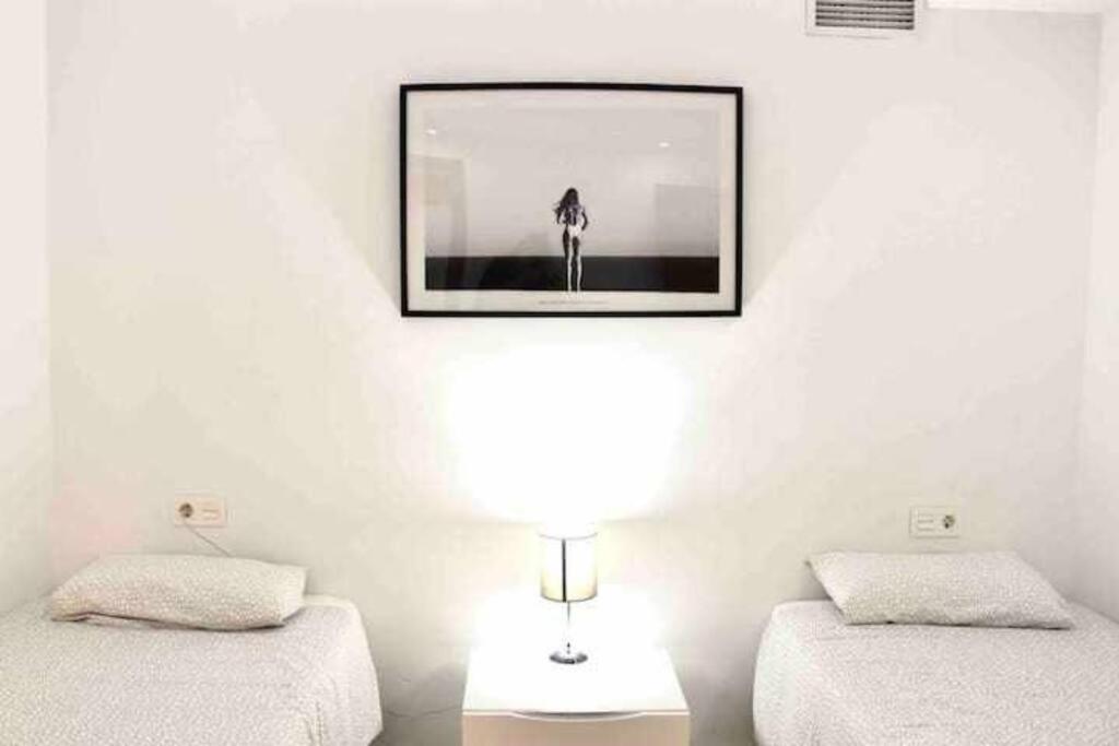 Large Modern Beach Front Apartment, Rooftop Pool!! 马尔韦利亚 外观 照片