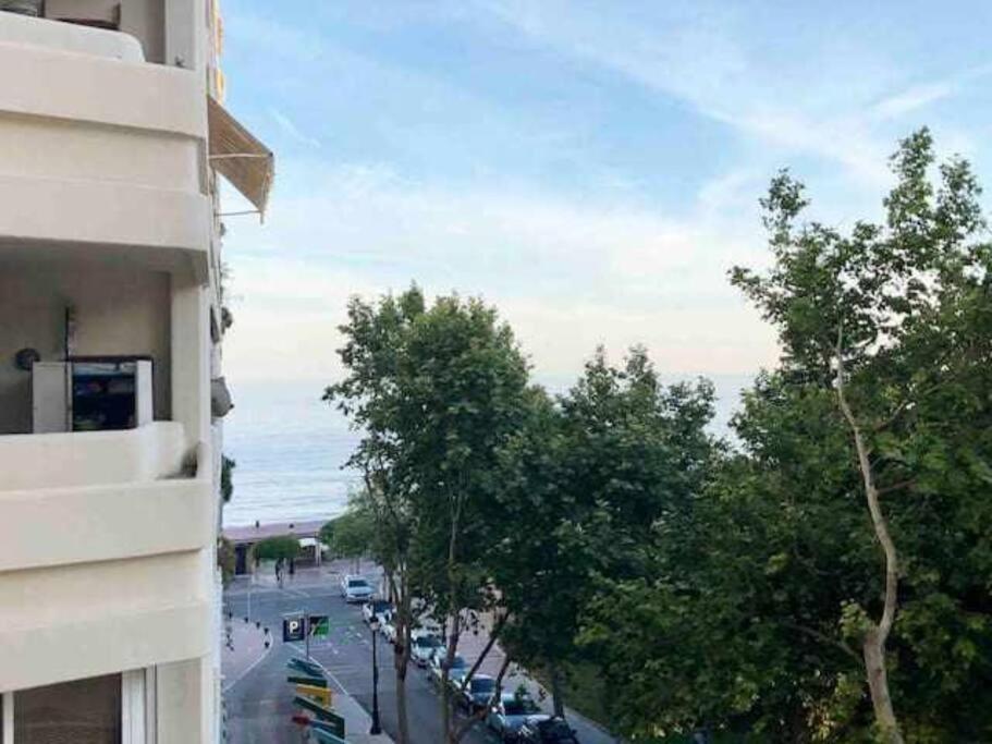 Large Modern Beach Front Apartment, Rooftop Pool!! 马尔韦利亚 外观 照片