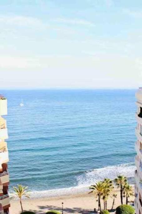 Large Modern Beach Front Apartment, Rooftop Pool!! 马尔韦利亚 外观 照片